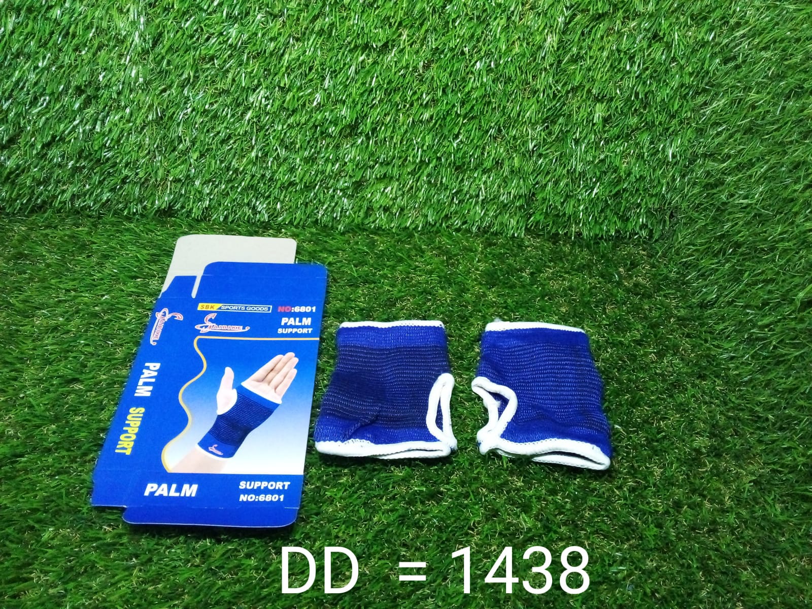 Surgical and sports hand grip braces, supportive palm gloves. Surgical and sports hand grip braces, supportive palm gloves.